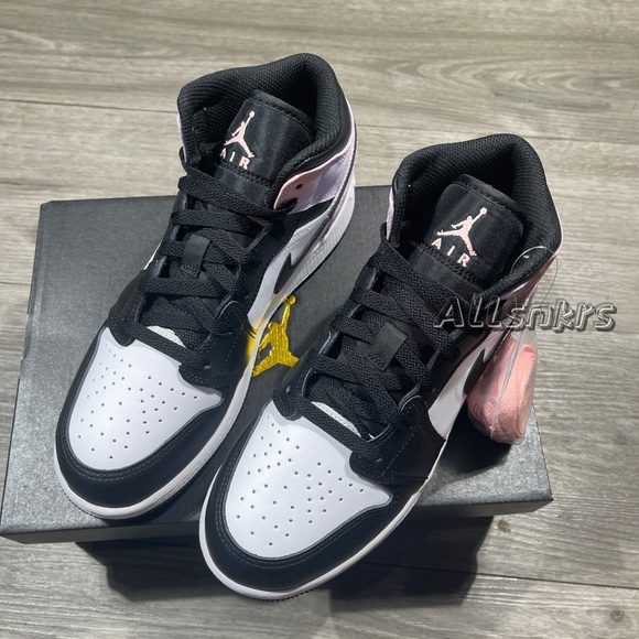 Air Jordan 1 Mid GS Pink Clouds ☁️ - Picture 5 of 11